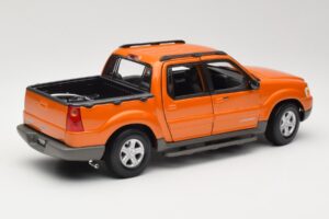 Ford Explorer Sport Trac Оранжев Maisto 1:18 536891G Метал — снимка 3 от 8
