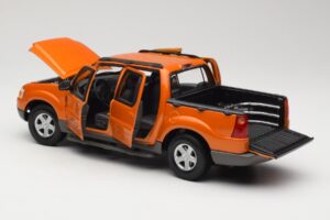 Ford Explorer Sport Trac Оранжев Maisto 1:18 536891G Метал — снимка 5 от 8