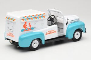 Ford F-1 Howard Johnson's Ice Cream Road Signature 1:18 92229 Метал — снимка 2 от 6