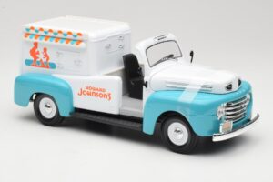 Ford F-1 Howard Johnson's Ice Cream Road Signature 1:18 92229 Метал — снимка 4 от 6