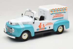 Ford F-1 Howard Johnson's Ice Cream Road Signature 1:18 92229 Метал