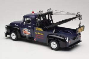 Ford F-100 Репатриращ Автомобил Bob's Towing Welly 1:18 19834-W Метал — снимка 5 от 6