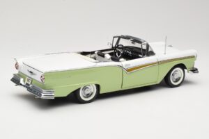 Ford Fairlane Skyliner Зелен & Бял Sun Star 1:18 FORD003 Метал — снимка 4 от 9