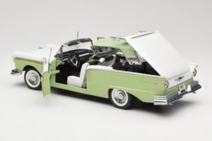 Ford Fairlane Skyliner Зелен & Бял Sun Star 1:18 FORD003 Метал — снимка 6 от 9