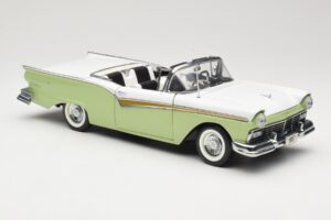 Ford Fairlane Skyliner Зелен & Бял Sun Star 1:18 FORD003 Метал — снимка 7 от 9