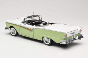 Ford Fairlane Skyliner Зелен & Бял Sun Star 1:18 FORD003 Метал — снимка 8 от 9