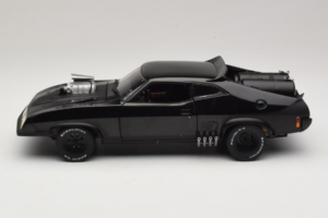 Ford Falcon XB Interceptor Mad Max 2 The Road Warrior AUTOart 1:18 72745 Метал — снимка 4 от 8
