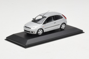 Ford Fiesta Mk5 2-Door Сребърен Minichamps 1:43 FIESTA003 Метал — снимка 2 от 4