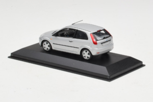 Ford Fiesta Mk5 2-Door Сребърен Minichamps 1:43 FIESTA003 Метал — снимка 3 от 4