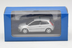 Ford Fiesta Mk5 2-Door Сребърен Minichamps 1:43 FIESTA003 Метал — снимка 4 от 4