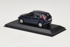 Ford Fiesta Mk5 4-Door Тъмносин Minichamps 1:43 FIESTA001 Метал — снимка 3 от 4
