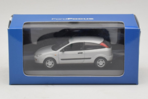Ford Focus Mk1 3-Door Сребърен Minichamps 1:43 FOCUS005 Метал — снимка 5 от 5