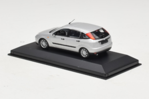 Ford Focus Mk1 Сребрист Minichamps 1:43 FOCUS006 Метал — снимка 3 от 4