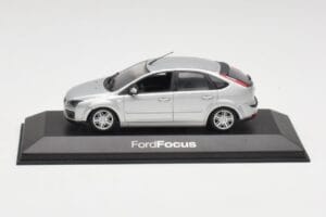 Ford Focus Mk2 Moondust Сребрист Minichamps 1:43 FOCUS002 Метал