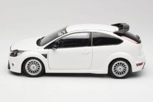Ford Focus RS Mk2 Бял Minichamps 1:18 100080002 Метал — снимка 4 от 8