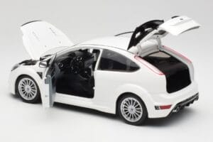 Ford Focus RS Mk2 Бял Minichamps 1:18 100080002 Метал — снимка 5 от 8
