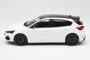 Ford Focus ST Mk4 Frozen Бял MCG 1:18 MCG18453 Метал — снимка 3 от 6