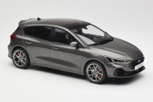 Ford Focus ST Mk4 Сив MCG 1:18 MCG18454 Метал — снимка 4 от 6