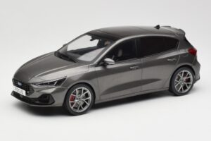 Ford Focus ST Mk4 Сив MCG 1:18 MCG18454 Метал