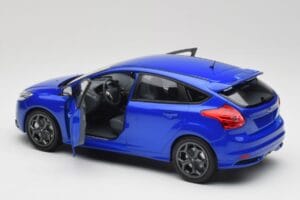 Ford Focus ST Mk2 Blue Metallic Minichamps 1:18 110082001 Метал — снимка 5 от 8