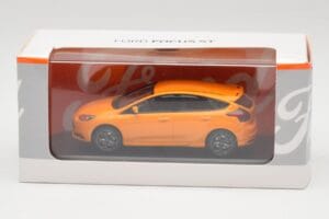 Ford Focus ST Mk3 Tangerine Scream Minichamps 1:43 FOCUS001 Метал — снимка 4 от 4