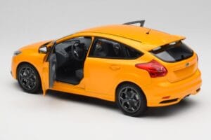 Ford Focus ST Mk2 Tangerine Scream Minichamps 1:18 110082005 Метал — снимка 5 от 8