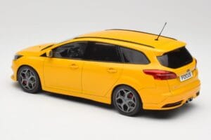 Ford Focus ST Turnier Mk3 Жълт MCG 1:18 MCG18464 Метал — снимка 5 от 6
