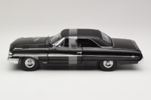 Ford Galaxie 500 Men in Black 3 Movie GreenLight 1:18 15301 Метал — снимка 3 от 6