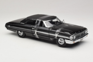 Ford Galaxie 500 Men in Black 3 Movie GreenLight 1:18 15301 Метал — снимка 4 от 6