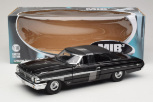 Ford Galaxie 500 Men in Black 3 Movie GreenLight 1:18 15301 Метал — снимка 6 от 6