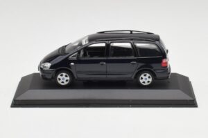 Ford Galaxy Mk1 Син Minichamps 1:43 430089501 Метал