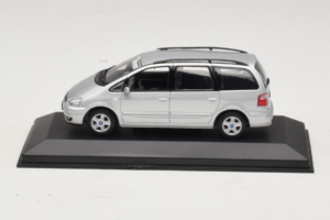 Ford Galaxy Mk2 Сребърен Minichamps 1:43 GALAXY001 Метал