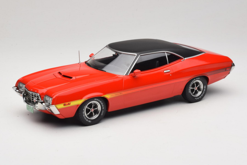 Ford Gran Torino Sport Червен IXO 1:18 18CMC263 Метал