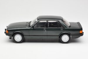 Ford Granada Mk2 2.8 Injection Тъмнозелен MCG 1:18 MCG18263 Метал — снимка 3 от 6
