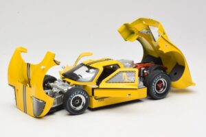 Ford GT40 Mk IV Жълт 1967 Shelby Collectibles 1:18 31414S Метал — снимка 2 от 8