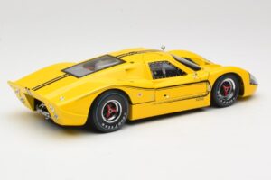Ford GT40 Mk IV Жълт 1967 Shelby Collectibles 1:18 31414S Метал — снимка 3 от 8