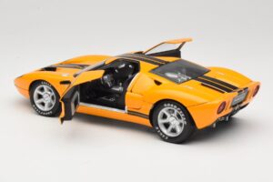 Ford GT Оранжев Beanstalk Group 1:18 0686500597 Метал — снимка 5 от 8