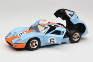 Ford GT40 Gulf #6 J. Ickx / J. Oliver 24 Hours of Le Mans 1969 Eagles Race 1:18 300600 Метал — снимка 2 от 8
