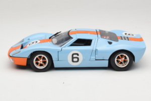 Ford GT40 Gulf #6 J. Ickx / J. Oliver 24 Hours of Le Mans 1969 Eagles Race 1:18 300600 Метал — снимка 4 от 8