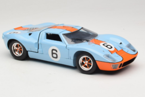 Ford GT40 Gulf #6 J. Ickx / J. Oliver 24 Hours of Le Mans 1969 Eagles Race 1:18 300600 Метал — снимка 6 от 8