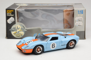 Ford GT40 Gulf #6 J. Ickx / J. Oliver 24 Hours of Le Mans 1969 Eagles Race 1:18 300600 Метал — снимка 8 от 8