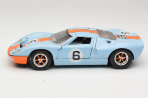Ford GT40 Gulf #6 J. Ickx / J. Oliver 24 Hours of Le Mans 1969 Revell 1:18 48824 Метал — снимка 4 от 8