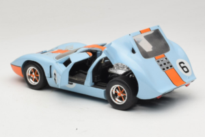 Ford GT40 Gulf #6 J. Ickx / J. Oliver 24 Hours of Le Mans 1969 Revell 1:18 48824 Метал — снимка 5 от 8