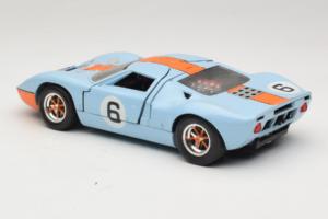 Ford GT40 Gulf #6 J. Ickx / J. Oliver 24 Hours of Le Mans 1969 Revell 1:18 48824 Метал — снимка 7 от 8