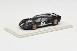 Ford GT40 Mk II #2 B. McLaren / C. Amon Shelby American Winner 24 Hours of Le Mans 1966 Spark 1:43 43LM66-O1 Смола — снимка 2 от 4