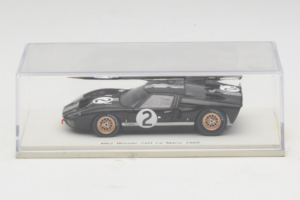 Ford GT40 Mk II #2 B. McLaren / C. Amon Shelby American Winner 24 Hours of Le Mans 1966 Spark 1:43 43LM66-O1 Смола — снимка 4 от 4