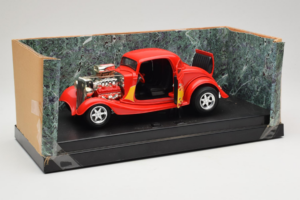 Ford High Tech Червен с Пламък American Muscle 1:18 7726 Метал — снимка 2 от 4