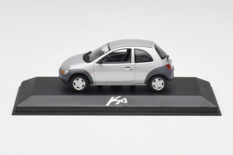 Ford Ka Mk1 Сребристо Сив Minichamps 1:43 130248 Метал
