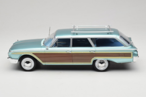 Ford Country Squire Синьо MCG 1:18 MCG18049 Метал — снимка 3 от 6
