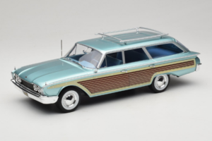 Ford Country Squire Синьо MCG 1:18 MCG18049 Метал